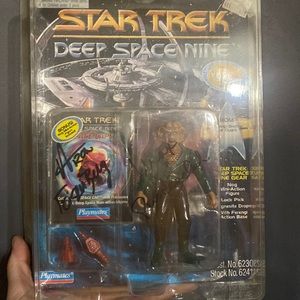 STAR TREK *VINTAGE*. DEEP SPACE NINE ROM AUTOGRAPHED 2’s